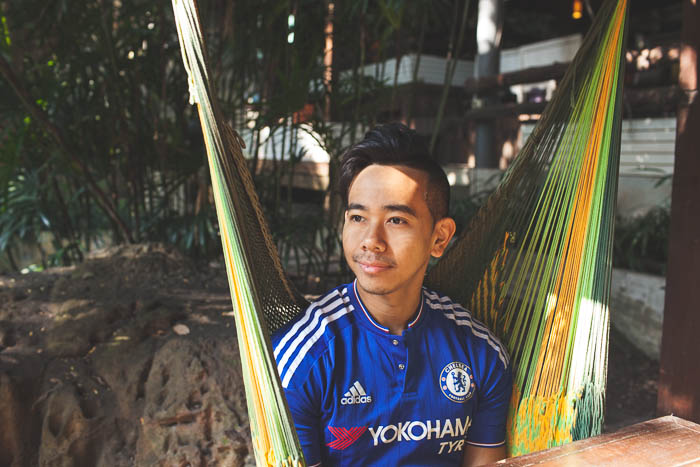 boy_sitting_thailand_hammock
