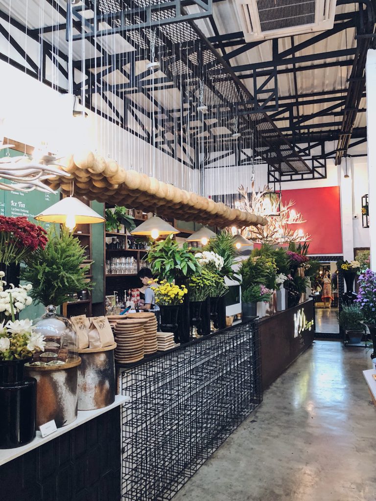 flowers coffee shop chiang mai